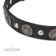 Sonnenblumen und Nieten Lederhalsband von FDT Artisan