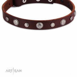 FDT Artisan Lederhalsband mit Sternen und Blumen