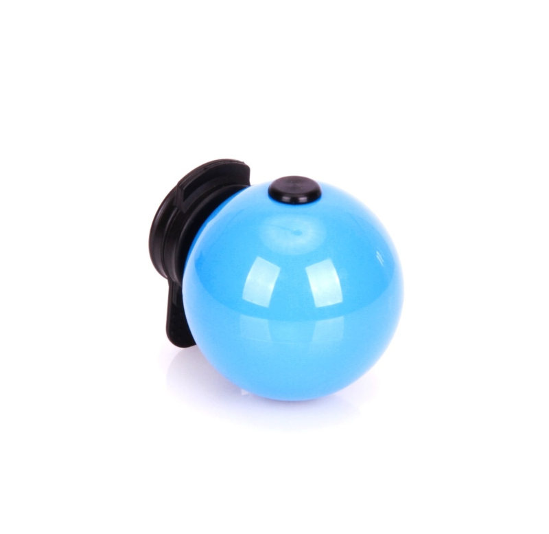 Hundespielzeug Ball aus Kunststoff  fuer Labrador